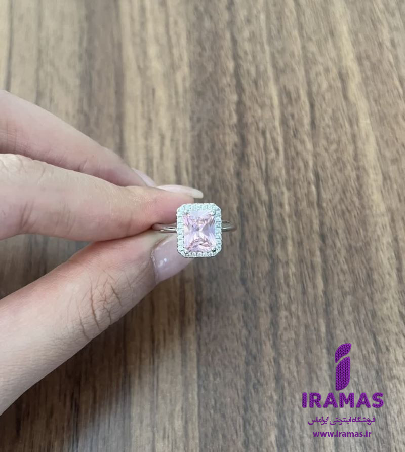 انگشتر دخترانه مربعی نگین صورتی - ایراماس